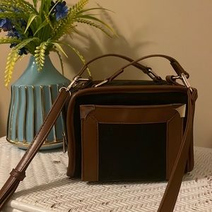 Cute charcoal grey purse with gold hardware!